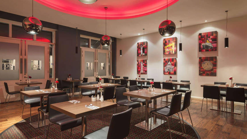 Restaurant Hotel Ramada by Wyndham Belfast City Centre