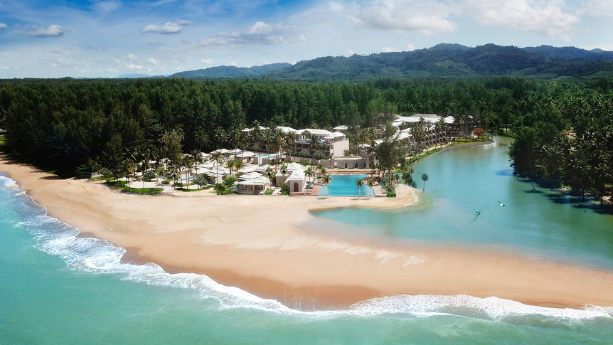Overzicht Devasom Khao Lak Beach Resort & Villas