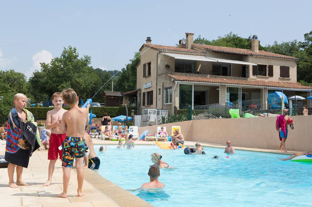 Last minute camping Ardèche 🏕️ Camping Les Charmilles