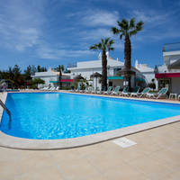 Nette appartementen voor een heerlijke vakantie aan de Algarve op circa 800 meter van het strand.