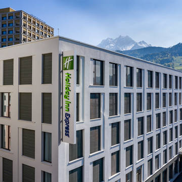 Buitenaanzicht Holiday Inn Express Luzern - Kriens