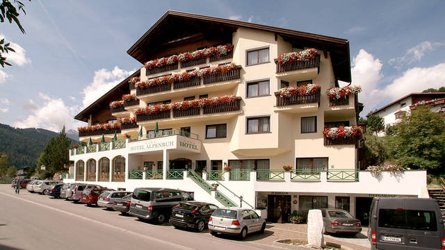 Buitenaanzicht Hotel Alpenruh