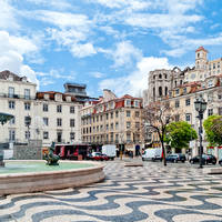 Mooie compacte autorondreis vanuit Lissabon met o.a. bezoeken aan Sintra, Coimbra, Fatima en natuurlijk Lissabon zelf.