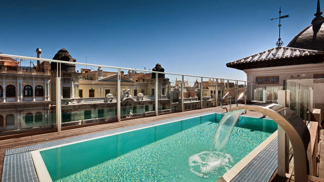 Zwembad Hotel Catalonia Gran Via