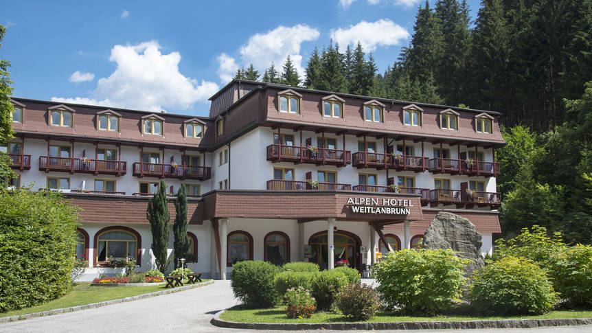 Alpenhotel Weitlannbrunn - Vooraanzicht Alpenhotel Weitlanbrunn