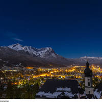 Sfeerimpressie Garmisch-Partenkirchen bij nacht