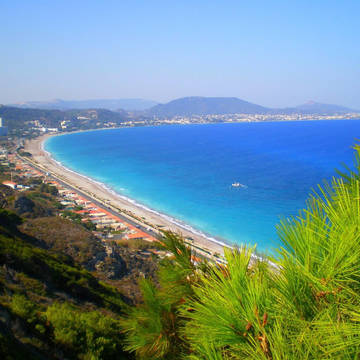 Het hotel bevindt zich op slechts 200 meter afstand van het strand Dionysos Hotel