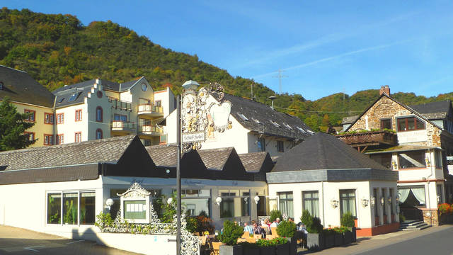 Aanzicht Kasteelhotel Schloss-Hotel Petry