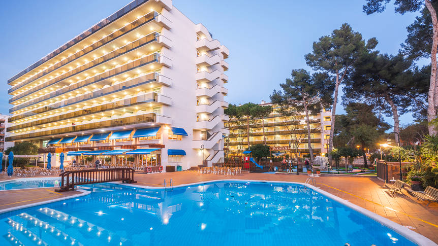Zwembad Hotel Marinada