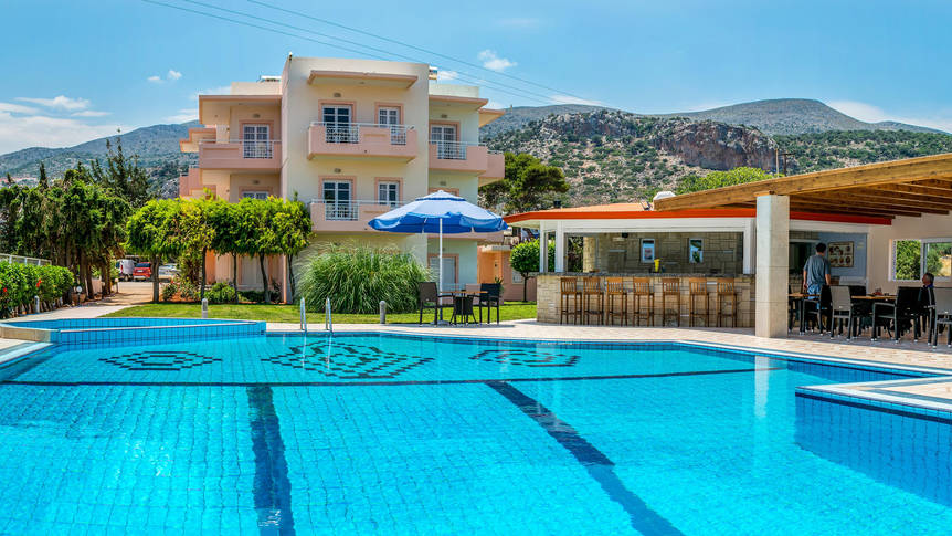 Zwembad Manolis Apartments