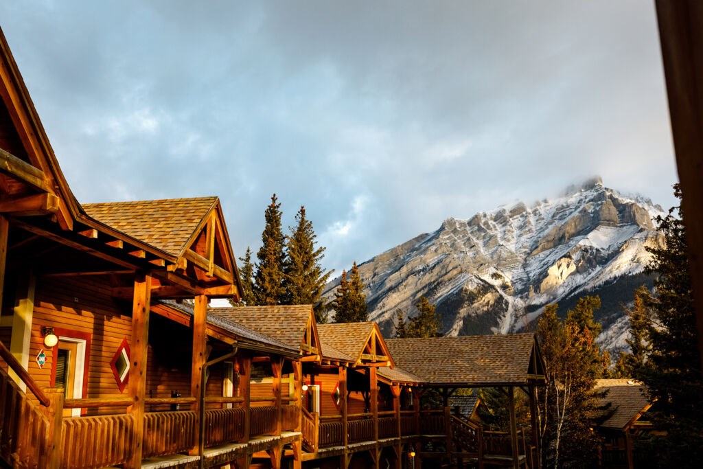 Buffalo Mountain Lodge - Banff, Canada