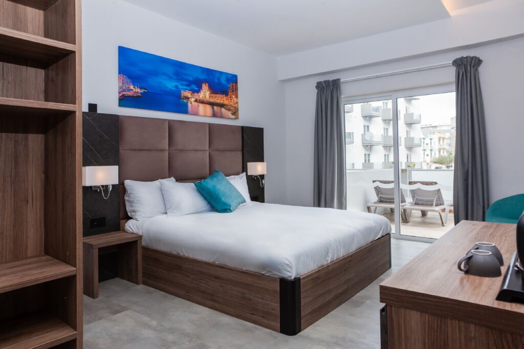 Pebbles Resort / Bora Bora Ibiza-Malta Resort - St. Paul's Bay