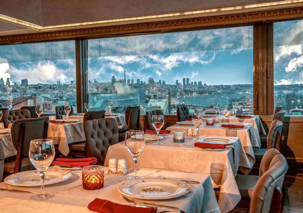 Yasmak Sultan - Istanbul