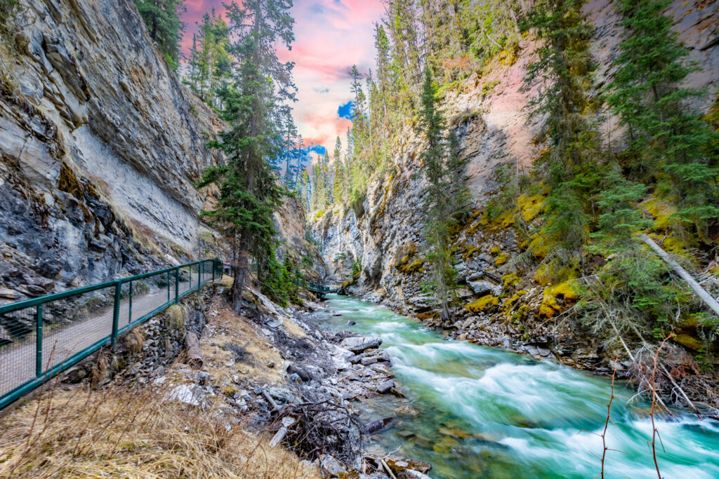 17d AutoRR Western Lodges and Resor (JI) - Rondreizen Canada, Canada