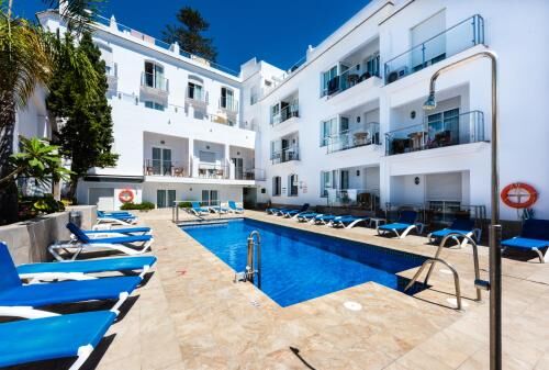Toboso apar-turis - Nerja