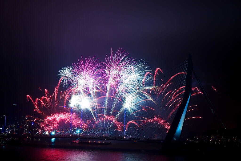 Een feestelijk Nieuwjaar (JI) - Cruisehaven, Cruises